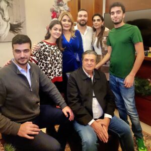 Sabine Nahas Instagram - Wishing you a very Merry Christmas surrounded by your beautiful families and lovely friends 🙏❤️
You were missed habib okhtak @george_nour
