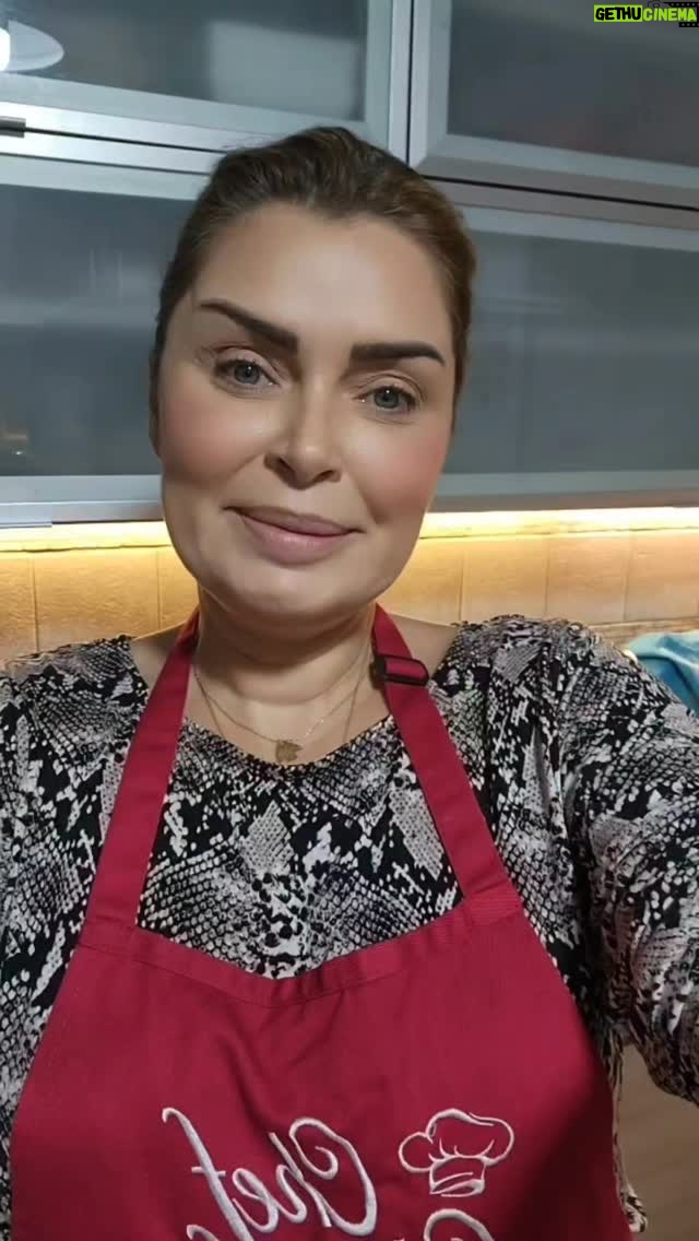 Sabine Nahas - 2.8K Likes - Banana cake #chefchawfe
#كايك_الموز #مطبخ #شيف_شوفه #سابين_نحاس