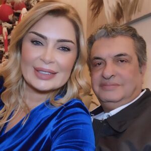 Sabine Nahas Instagram - Wishing you a very Merry Christmas surrounded by your beautiful families and lovely friends 🙏❤️
You were missed habib okhtak @george_nour