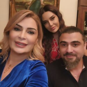 Sabine Nahas Instagram - Wishing you a very Merry Christmas surrounded by your beautiful families and lovely friends 🙏❤️
You were missed habib okhtak @george_nour