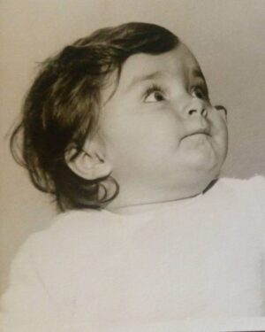 Sabine Nahas Instagram - There's torn up pages in this book
Words that tell me I'm no good
Chapters that defined me for so long
But the hands of grace and endless love
Dusted off and picked me up
Told my heart that hope is never gone
God is in this story
God is in the details.....
I love this song ❤️