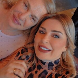 Sabine Nahas Instagram - Blessed by your love my beautiful friends 🧡