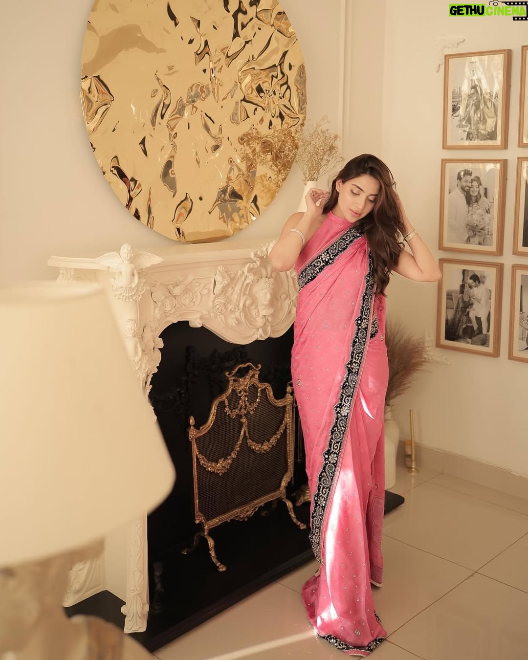 Saboor Aly - 453.3K Likes - Ł
ŪŲ±Ū ŲŲ³ŪŁ Ų¹ŪŲÆ āØ
@haseensofficial š©·
#MeriHaseenEid #HaseensOfficial
@stylebywardakayani
