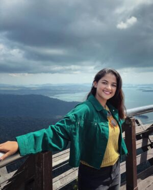 Sadia Ayman Instagram - Malaysia tour memories i’ll always remember !
From the heights of Langkawi’s Sky Cab to the fun of 3D art.
Laughter, beauty, and adventure all in one trip.
Truly, life is beautiful. 🤩💕
#throwbacktojanuary