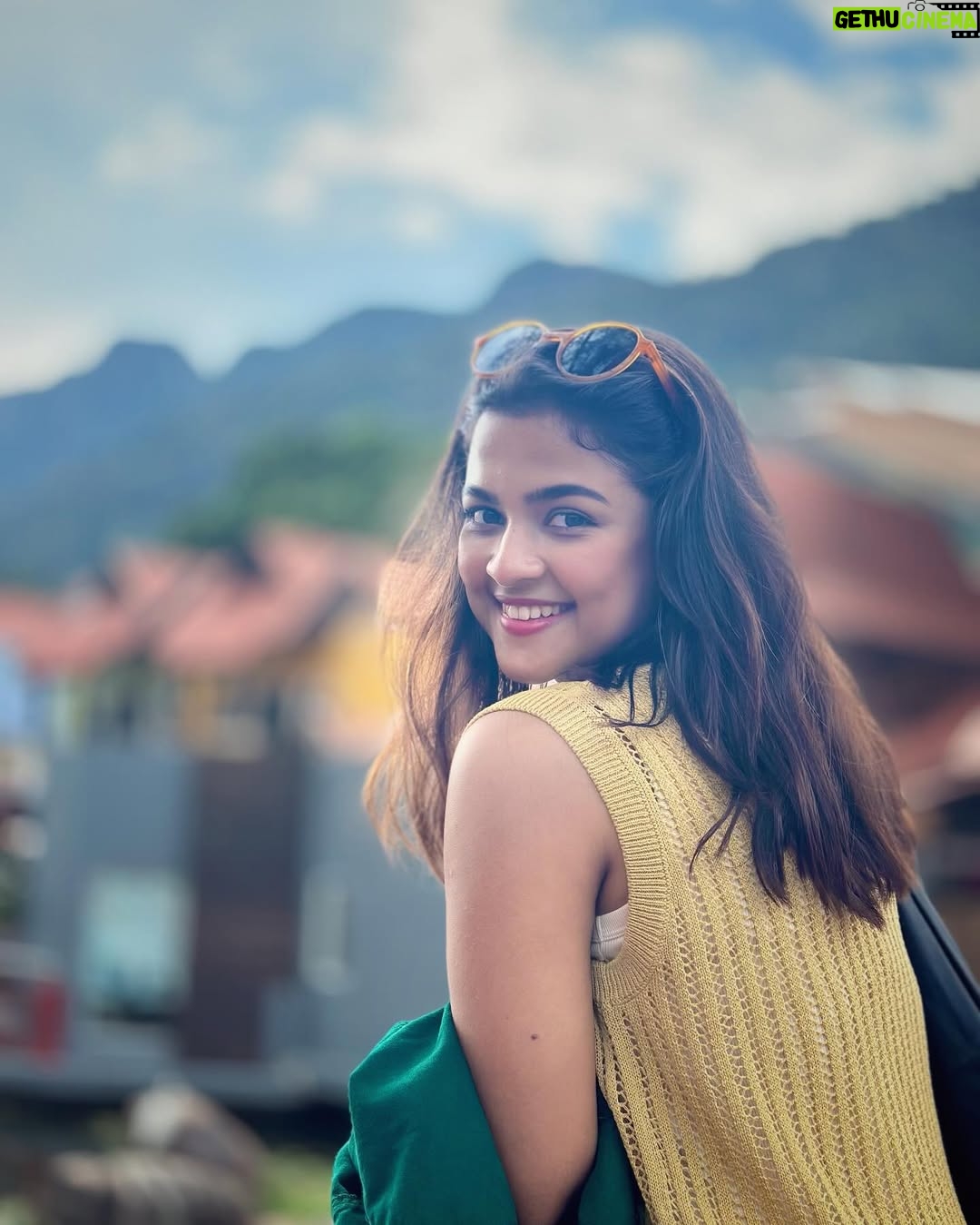 Sadia Ayman - 33K Likes - Malaysia tour memories i’ll always remember !
From the heights of Langkawi’s Sky Cab to the fun of 3D art.
Laughter, beauty, and adventure all in one trip.
Truly, life is beautiful. 🤩💕
#throwbacktojanuary