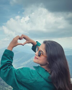 Sadia Ayman Instagram - Malaysia tour memories i’ll always remember !
From the heights of Langkawi’s Sky Cab to the fun of 3D art.
Laughter, beauty, and adventure all in one trip.
Truly, life is beautiful. 🤩💕
#throwbacktojanuary