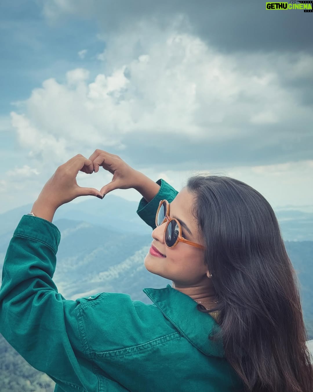 Sadia Ayman - 33K Likes - Malaysia tour memories i’ll always remember !
From the heights of Langkawi’s Sky Cab to the fun of 3D art.
Laughter, beauty, and adventure all in one trip.
Truly, life is beautiful. 🤩💕
#throwbacktojanuary