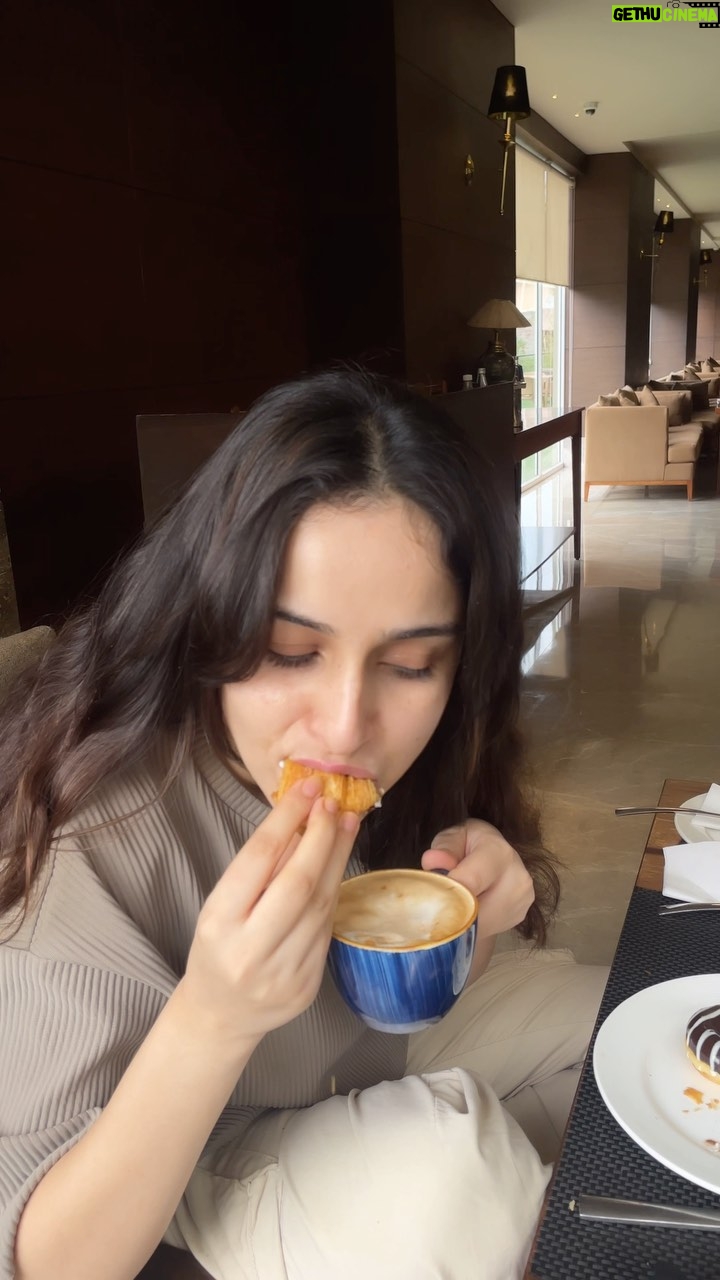 Sadia Khateeb - 8.2K Likes - Took your ideas seriously and here come the New food blogger in town ! #crossiantsandcoffee 🧌