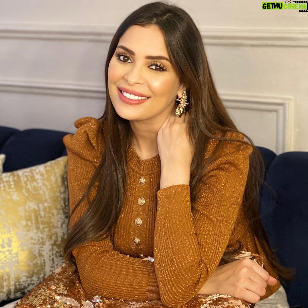 Safae Hbirkou - 125K Likes - #بقا_فدارك_باش_تحمي_بلادك ❤️🇲🇦