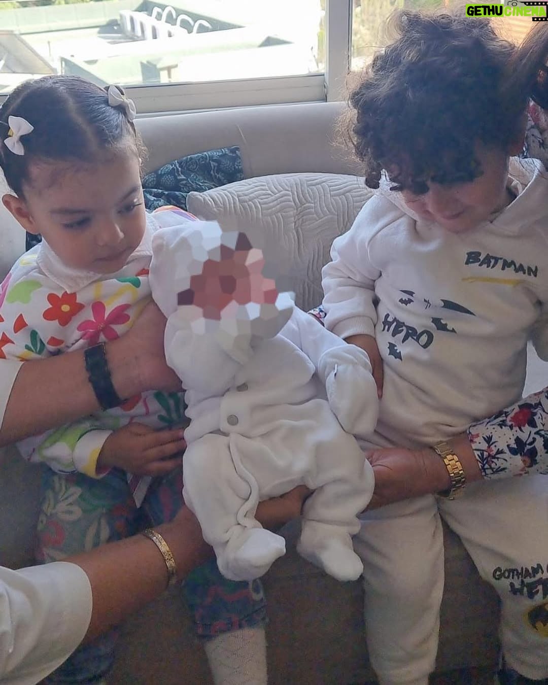 Safae Hbirkou - 149.7K Likes - Un moment magique que je chérirai toute ma vie est enfin arrivé le 11 avril 2023, avec l'arrivée de notre petit trésor, Rhali ! 💕 Je suis remplie d'amour et de reconnaissance envers mon mari pour son soutien inébranlable pendant cet accouchement. Tu as été mon rocher, mon compagnon de vie, et je suis tellement reconnaissante de t'avoir à mes côtés. ❤️
Un immense merci également au docteur @dr_rachid_lazrak_gynecologue , notre incroyable obstétricien, pour sa compétence et son dévouement exceptionnels. Vous avez pris soin de nous avec une attention sans faille et avez rendu cette expérience inoubliable. Merci d'avoir veillé sur nous avec tant de professionnalisme et de compassion. Nous sommes profondément reconnaissants pour cette bénédiction qu'est la naissance de Rhali. #غالي
#BébéRhali #AmourInfini #MariAttentionné #DocteurExemplaire #GratitudeÉternelle"
