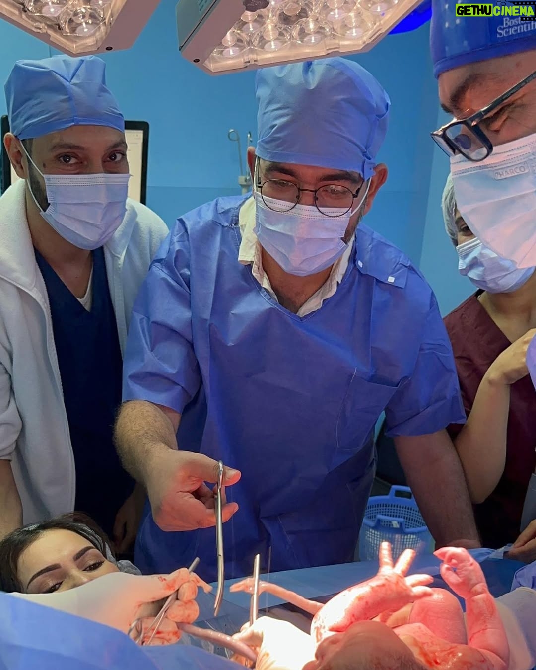 Safae Hbirkou - 149.7K Likes - Un moment magique que je chérirai toute ma vie est enfin arrivé le 11 avril 2023, avec l'arrivée de notre petit trésor, Rhali ! 💕 Je suis remplie d'amour et de reconnaissance envers mon mari pour son soutien inébranlable pendant cet accouchement. Tu as été mon rocher, mon compagnon de vie, et je suis tellement reconnaissante de t'avoir à mes côtés. ❤️
Un immense merci également au docteur @dr_rachid_lazrak_gynecologue , notre incroyable obstétricien, pour sa compétence et son dévouement exceptionnels. Vous avez pris soin de nous avec une attention sans faille et avez rendu cette expérience inoubliable. Merci d'avoir veillé sur nous avec tant de professionnalisme et de compassion. Nous sommes profondément reconnaissants pour cette bénédiction qu'est la naissance de Rhali. #غالي
#BébéRhali #AmourInfini #MariAttentionné #DocteurExemplaire #GratitudeÉternelle"