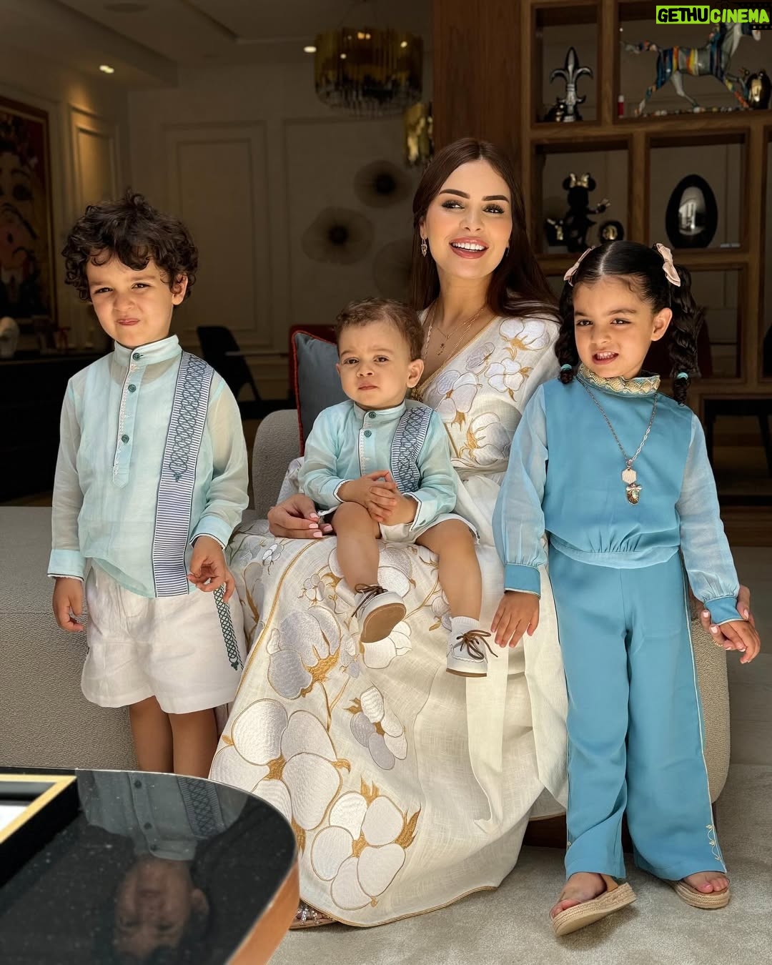 Safae Hbirkou - 150.3K Likes - الكبيدات ديالي عيدكم مبارك سعيد 🩵🩵🩷🐏