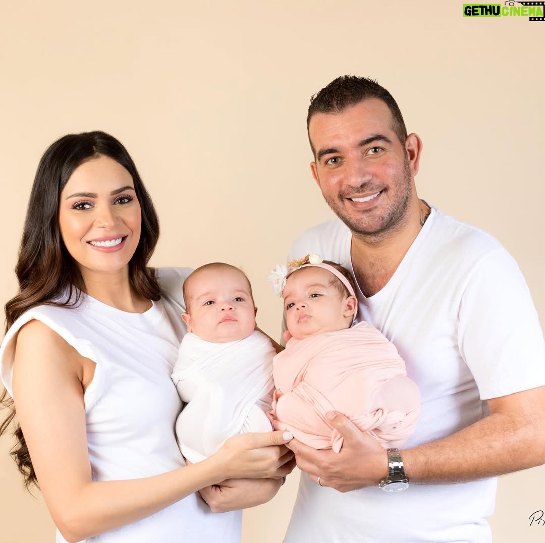 Safae Hbirkou - 283.5K Likes - Family ❤️ @neil_nelia_twins
-
-
-
📸 @pixlovephotography
#ماشاء_الله