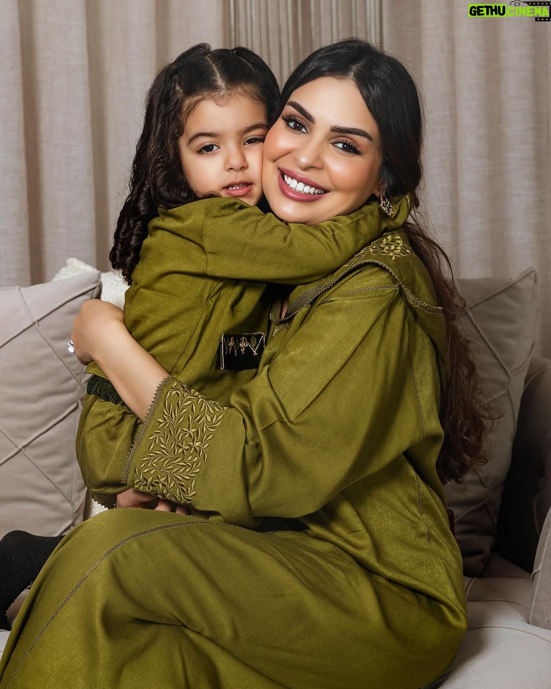 Safae Hbirkou - 204.9K Likes - الحيبان ديالي 😆 كيف غادين مع سيدنا رمضان ؟ و كيف جاكم اللوك مع الكبيدات ديالي ؟ لبيساتنا من عند @darmaalem