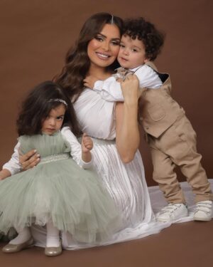 Safae Hbirkou Instagram - آش بان ليكم ؟ وليد ولا بنيتة ؟ 
👼

#pregnant 
#family #ماشاءالله