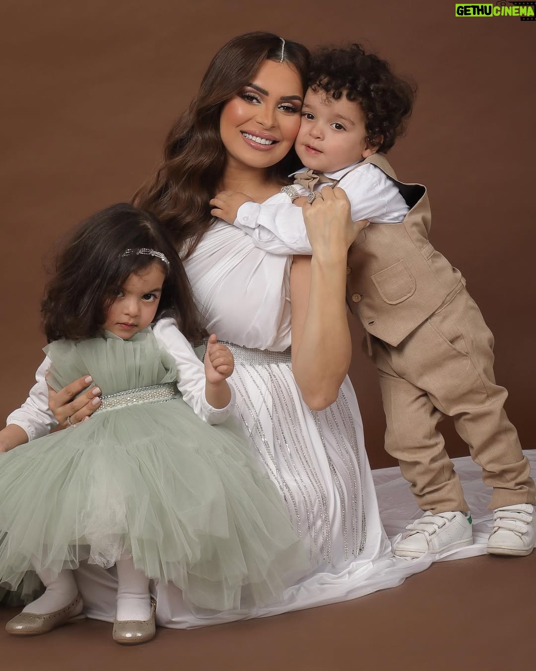 Safae Hbirkou - 258.1K Likes - آش بان ليكم ؟ وليد ولا بنيتة ؟
👼
#pregnant
#family #ماشاءالله