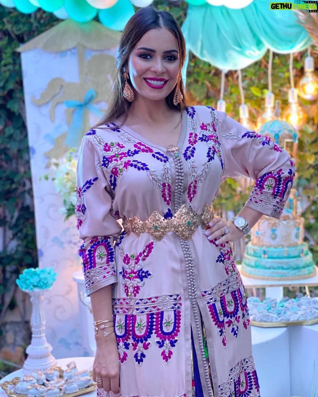 Safae Hbirkou - 101.4K Likes - بداية أسبوع موفقة
Caftan : @meryemhachimicouture
Bijoux : @bijouterie.merveilleuse