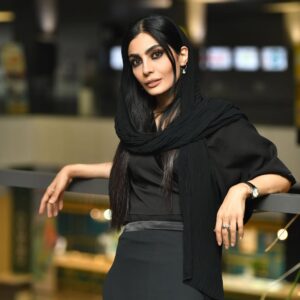 Sahra Asadollahi Instagram - هله نومید نباشی که تو را یار براند
گرت امروز براند نه که فردات بخواند؟
