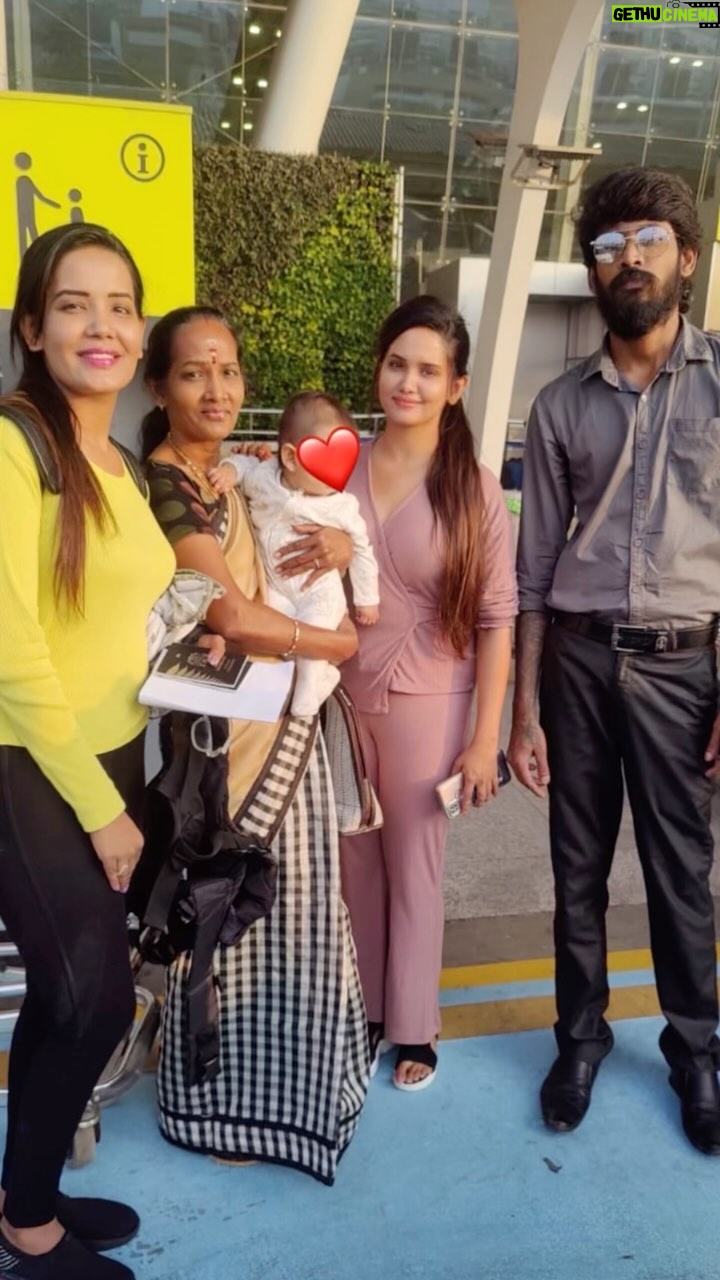Sai Gayatri - 23.9K Likes - Manasu vazhikkudhu da Balaji 💔💔😭
Kangal eppovum kalangiyabadi un mugatha thedudhu.
Unnoda kural engaloda sevigala la kettukitte irrukku😫
Kannu munnadinale Nambha onna porandhu ,vazhandhu, pazhagiya naatkal mattumdhan vandhu vandhu pogudhu.💔
Unnoda gabhiramana aararai Adi thotram, nadai,udai, bhavanai, paasamana pechu,pannivana Gunnam ,karunai Yana manam,Idhu yellathukkum yengaloda manasula oru neengadha idam ,yenga uyir ullavarai irrukkum da Thambi😭💔😭💔😭
Unnoda ninaivugal mottamum manasu mulukka apdiye oranju poi irrukku😫😫😫😫😫😫 manasu Kadandhu padapadanu adikkudhu unnoda mogatha atleast orudhadavaiyaavadu thirumbhi paathuda kodadhanu😫😫😫kadavullukkudhan thulikuda Karunai Illa,neeyavadhu yenga mela Konjam karunai irrundha yenga kittaye thirumbhi vandhura Balaji😭😭😭😭😭😭😭😭😭💔💔💔💔💔💔💔 ponna idathula Andha kadavul unna nimadhiya vachukkunum😫😭😭😭😭😭😫😫😫😫😫inni yennkku Yaaru udanpirapenu ennoda photo a post ta poduvaa?inni yenkuda urimaiya Yaaru Sandapoduvaa?Mothathai yum yezhandhuten Balaji 😫😫😫😫😫💔💔💔💔unnoda presence ah rombha miss pandrom da Balaji 😭😭
.
LOVE YOU TO THE MOON AND BACK da Balaji ❤️❤️❤️❤️❤️❤️❤️❤️❤️❤️❤️❤️❤️😘😘😘😘😘😘😘😘😘😘😘😘❤️❤️❤️❤️❤️❤️❤️❤️❤️❤️❤️❤️😘😘😘😘😘😘😘😘