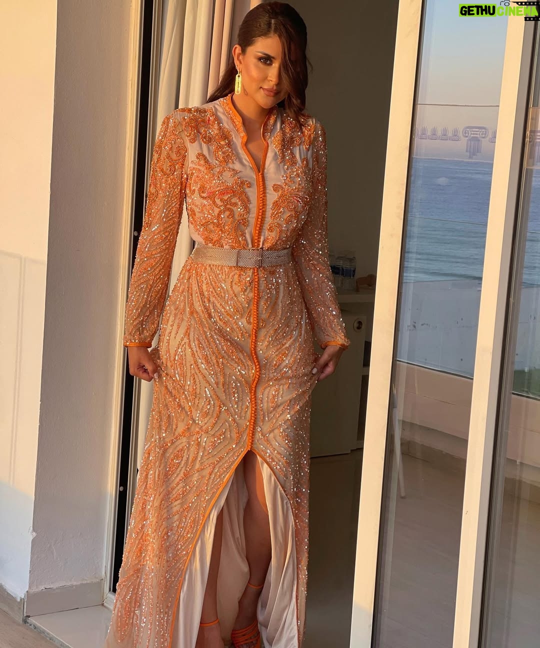 Salma Rachid - 54.7K Likes - مغررررمة باطلالتي لحفلي اليوم بمهرجان العرائش 😍🧡نشوفكم بعد قليل على خشبة المسرح
متشوووقة نشوف حبابي بمدينة العرائش😍
@mjccgov ❤️🇲🇦
الحيحة اليوم ايوا قولولي كيجاتني التكشيطة و الفخامة المغربية🇲🇦🧡؟
قفطاني تمصميم : @amiralebsatte 🧡