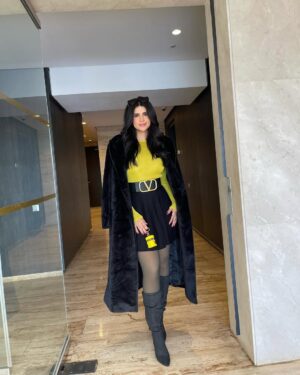 Salma Rachid Instagram - Hellooo💛💚
انا وشنطتي الصغيرة💛🤪