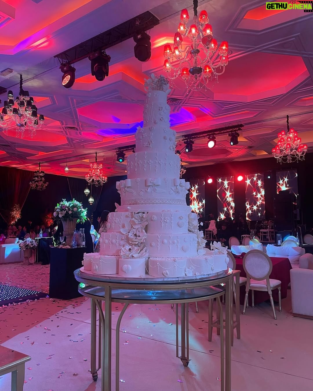 Salma Rachid - 94.4K Likes - الفخامة المغربية فكل تفاصيلها🇲🇦✨
الف مبروك خويا فؤاد و ملاك والله يكمل ليكم كلشي بيخير❤️✨