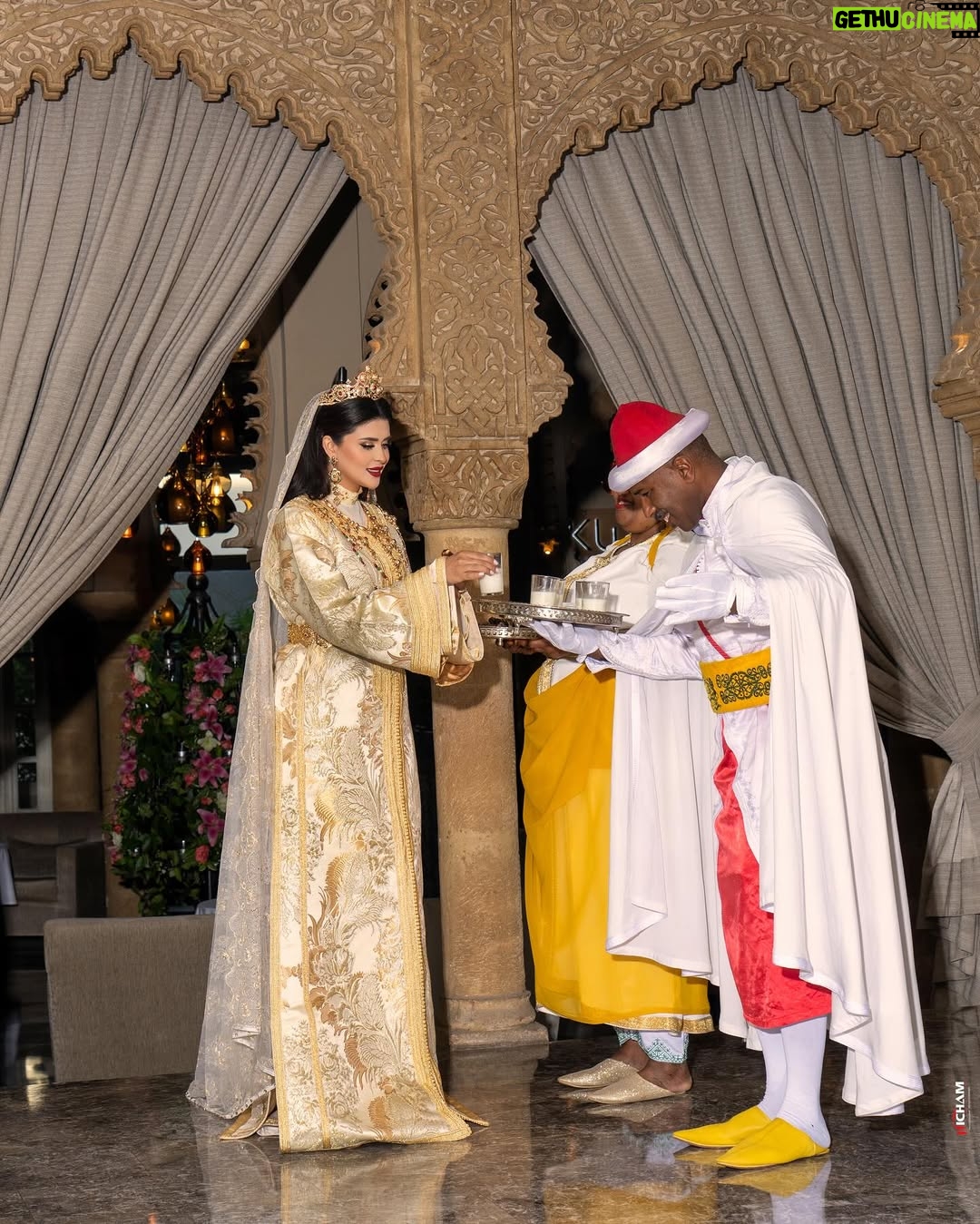 Salma Rachid - 86.8K Likes - الاصالة و النخوة المغربية 🇲🇦❤️
شكرا للزيانة @daralarous على هاد الابداع الجميل من لباس و تفاصيل تراثية جميلة 🫶🏻❤️
تصوير المبدع وطاقم عمله المميز: @hichamphotographee ❤️
شكرا لطاقم عمل فندق على حسن الضيافة : @latourhassanpalace ❤️