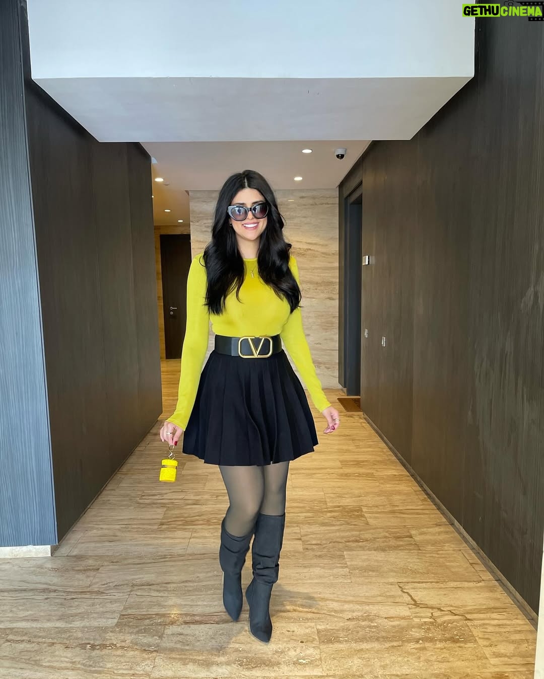 Salma Rachid - 90.8K Likes - Hellooo💛💚
انا وشنطتي الصغيرة💛🤪