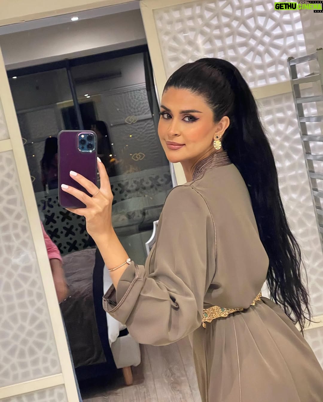 Salma Rachid - 89.6K Likes - وتهجزنا لحفلة اليوم 🤎😍 كيجيتكم ؟؟ هانا درت دكشي اللي قلتو مهم راني جمعت شعري😂
جمهور الربااااط نشوفكم من دابا شوية على خشبة مسرح مهرجان
Rab’Africa Summer Festival
قفطامي تصميم : @kimono_shop_byza 🤎