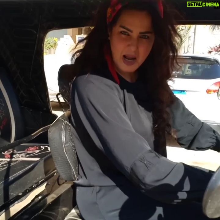 Sama El-Masry - 7.8K Likes - اخر جزء للفيديو دا عشان كمان شويه فيديو فشخ التنين وانا رايحه تحارب...واللي مالحقش يشوف الفيديو دا موجود كامل علي قناتي علي اليوتيوب والرابط هنا في البايو وفي الاستوري واسم القناه:
Sama ELMasrii
اشتركوا الان وفعلوا زر الجرس
السواقه فن مش عن عن عن 🤗🤗🤗