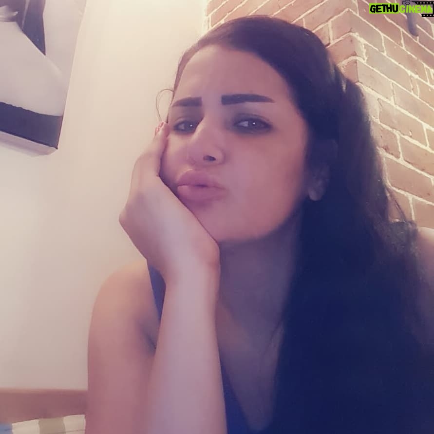 Sama El-Masry - 19K Likes - محتاااره....
سؤال بجد باه وعايزه مساعدتكم ليا في التعليقات
انا عايزه اعمل بزنس خاص بيا بس محتاره اعمل ايه؟؟ بيوتي سنتر مش مقتنعه بيه...كافيه دوشه ووجع دماغ علي الفاضي...فكرت كتير واحترت اكتبوا اقتراحاتكوا في تعليق من غير قله ادب عشان اللي هيقل أدبه ولا يستظرف والله لاعمله بلوك
عايزين اقتراحات بجد واللي هيقول فكره تعجبني وعد هاخده معايا في البزنس دا...يلي ..عايزه كلام بجد بلاش استظراف عشان اللي هيستظرف هيتهزا..يلا