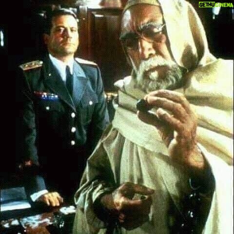 Sama El-Masry - 9.9K Likes - الراجل العظيم الشهيد البطل الليبي/ عمر المختار اللي مثل دوره الراجل اللي في الصوره دا لما جت ايطاليا تعدمه طلب منه القائد الإيطالي أنه يبرئ ايطاليا أمام العالم من جرائمها ضد الليبين مقابل أن يلغي قرار إعدامه فرد البطل الشهيد قائلا(( نحن لا نستسلم ننتصر أو نموت وإياكم أن تظنوا بقتلي ستنهوا الحرب بل سيكون عليكم أن تقاتلوا الجيل القادم )).... رحم الله البطل الليبي الشهيد وجه وقت الجيل القادم اللي هو انتوا ياشباب ليبيا ومصر وكل الدول العربيه ايه ناويين تدافعوا عن أرضكم وتساعدوا جيش ليبيا وجيش مصر والجيوش العربيه ولا هنقضيها لعبه بابجي وشقط بنات ع النت لحد مااردوغان الوسخ يحتل ليبيا ومعها باقي الدول العربيه؟...ايه؟؟🤔🤔🤔🤔