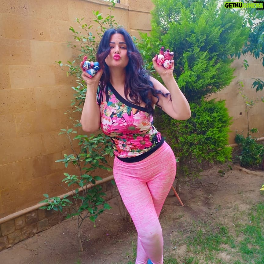 Sama El-Masry - 27.7K Likes - بييييض.....شم النسيم....🤪🤪🤪🦹
