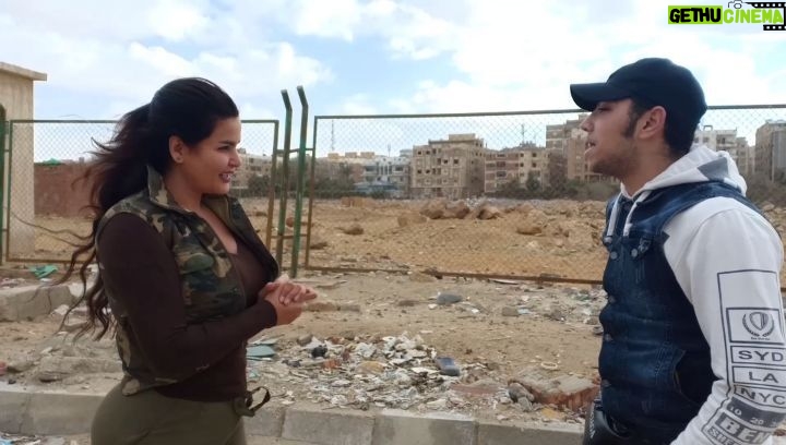 Sama El-Masry - 9.2K Likes - احلي حاجه في الشعب المصري أنه بيعاكس في اي وقت وأي مكان ...دا جزء اخير من فيديو اللبس المموه ولقاءات مع الناس في الشارع عشان بعد ماتش الاهلي في فيديو تاني علي الريحه....هتفهموا لما تشوفوه والفيديو دا كامل علي قناتي علي اليوتيوب والرابط بتاعها هنا في البايو وفي الاستوري واسمها علي اليوتيوب:
Sama ELMasrii
يلي اشتركوا الان وفعلوا زر الجرس
صباح العناااب....