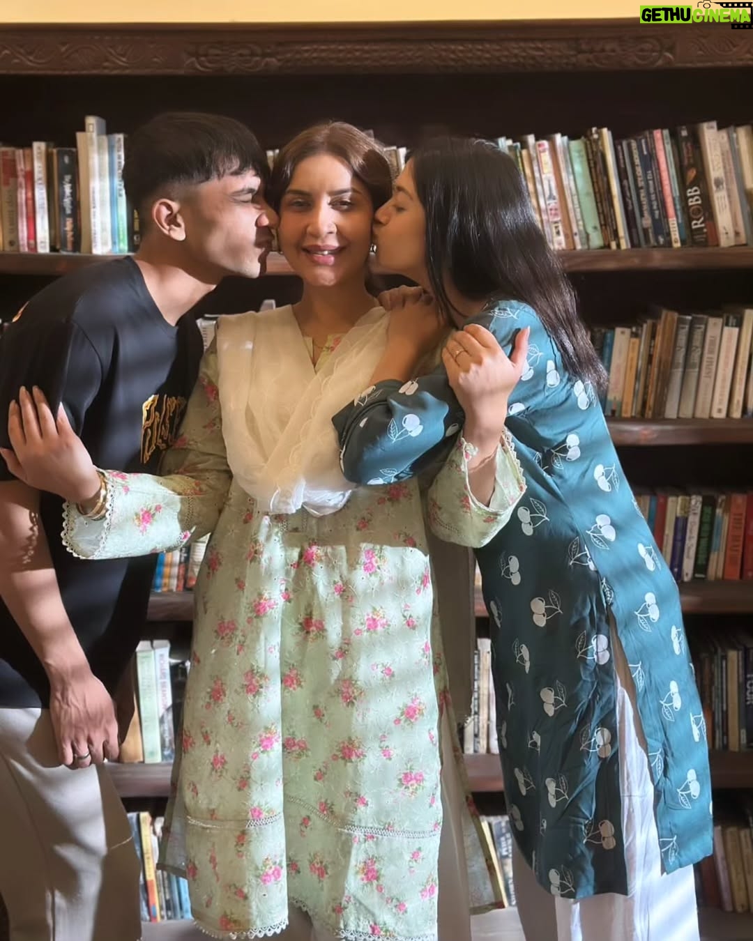 Saman Ansari - 2.8K Likes - Panah and her way of parenting 🥰
#parwarish a must watch drama, real, relatable, humorous with organic acting and brilliant direction.
Mondays and Tuesdays at 8:00 pm on @arydigital.tv and uploaded to the Ary YouTube page.
Are you watching?