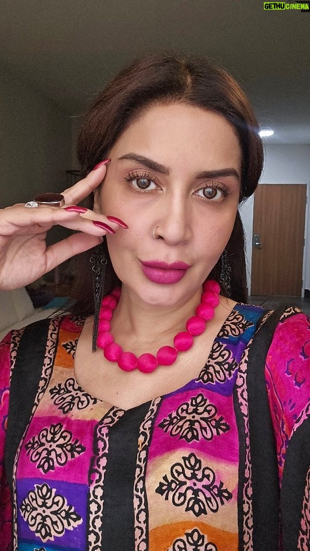 Saman Ansari - 679 Likes - #filmfestival
As a Pakistani American actor, what better reason to celebrate with color than at the #preparty of the #rungfilmfest2025!
š¹š·š¬šŖ