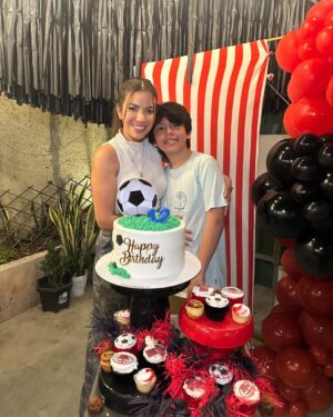 Samantha Grey Instagram - Recap de mis cumpleañeros Géminis !! Nito y Dome !! 

Mucha fiesta para mi, recién estoy resucitando 👀