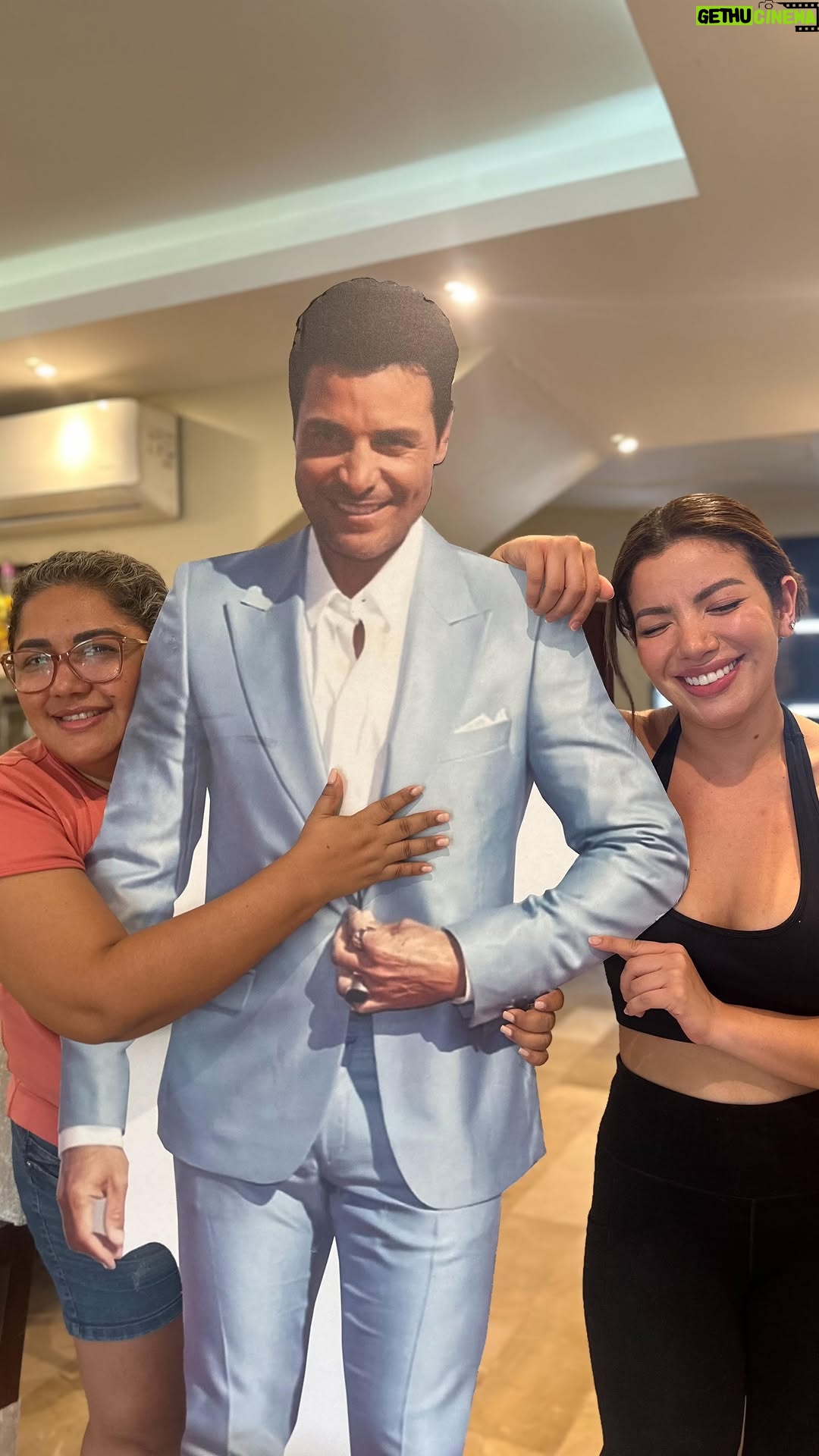 Samantha Grey - 26.8K Likes - El papá, tío, abuelito de todas las nuevas generaciones, viene a Ecuador!
Chayanne en Concierto!
Mi tía Tani no pudo contener su emoción al enterarse 😂 literalmente 🫣🤭
Y mi tío modo no tóxico!! 😅
@output.ce se pasaron una vez más con este concierto !!
Preventa: Jueves.
Venta abierta: Domingo.