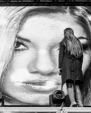 Samantha Grey Instagram - 10 años 🤍 

Chocolatito, familia y recordándote con sonrisas .

Te amo eternamente mamini ✨