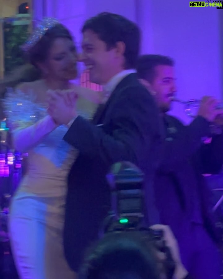 Samantha Grey - 22.7K Likes - ¡Mi carrete en La boda del año!
Ft. @karlafitoficial que solo la veo en bodas 🤔
@krysthelchuchuca siendo Krysthel y aprovechándose de @hectoralvarado__ 😅
Y especial shout out para los novios de corazón más noble del mundo! Que Dios los bendiga eternamente @connie_maily & @leonardochang_ 🤍