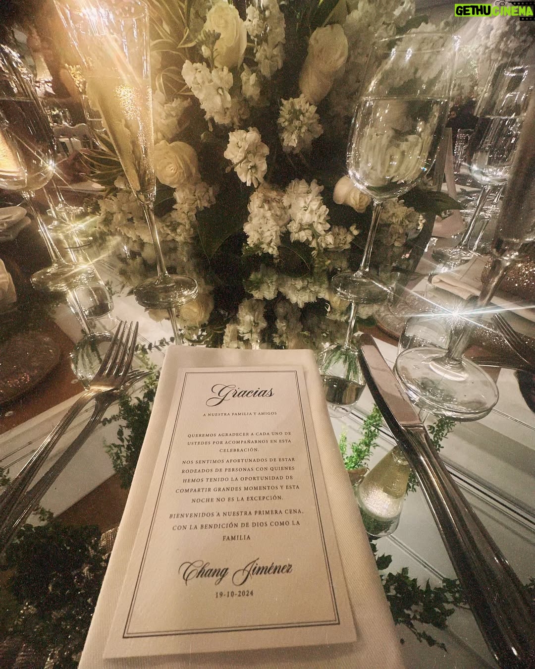Samantha Grey - 22.7K Likes - ¡Mi carrete en La boda del año!
Ft. @karlafitoficial que solo la veo en bodas 🤔
@krysthelchuchuca siendo Krysthel y aprovechándose de @hectoralvarado__ 😅
Y especial shout out para los novios de corazón más noble del mundo! Que Dios los bendiga eternamente @connie_maily & @leonardochang_ 🤍