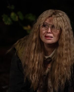 Samantha Hanratty Instagram - FINAL EPISODE OF SEASON 3 is out! I still haven’t watched it all the way through because I’m in denial about some things that happen and need to be emotionally prepared 🫀😭 I hope you all have loved this wild season! Cheers to a season 4 hopefully 🤞 #yellowjackets