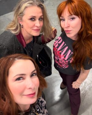 Samantha Smith Instagram - HECK YEAH
Thank you @fanexpocleveland for the weekend of festivity!

@feliciaday @ruthie_connell