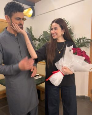 Sana Javed Instagram - You’re truly God sent ✨Thank you for making my birthday so magical. I love you more than words can say 🫶🏻🫂
@realshoaibmalik