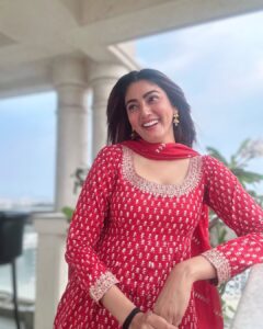Actress Sana Makbul HD Photos and Wallpapers September 2025