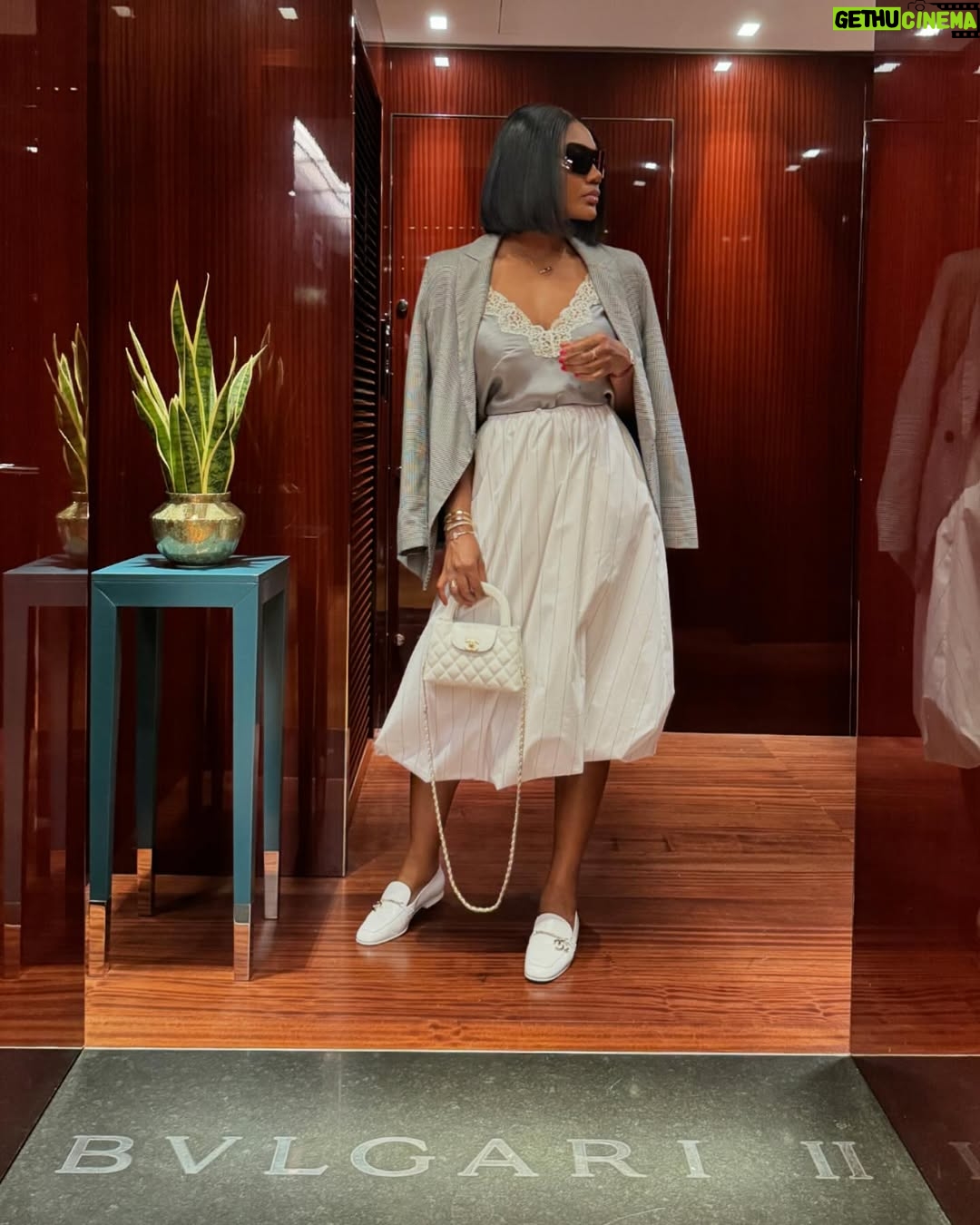 Sandra Ankobiah - 14.5K Likes - Live. Love. London
Cc @tinahjo š¤
@chanelofficial bag sourced by @lena_luxe_