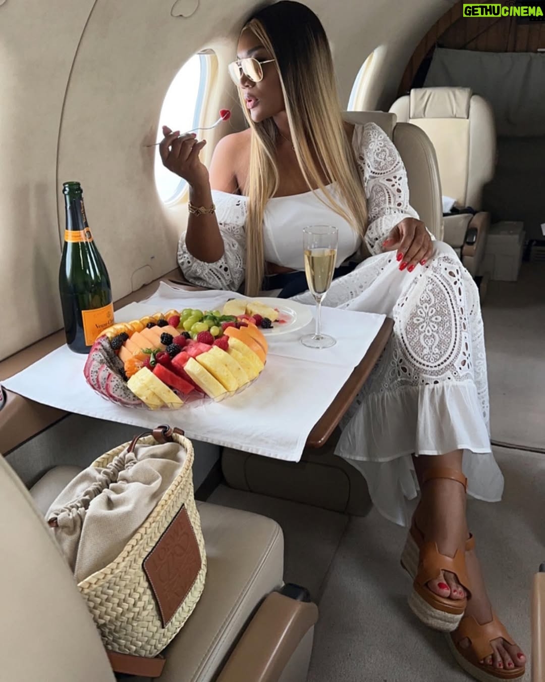 Sandra Ankobiah - 24.3K Likes - 1 ššš another trip around the sun! Thankful for the gift of life and personal growth. Cheers to a new chapter š„ off to somewhere nice to reflect. ššš