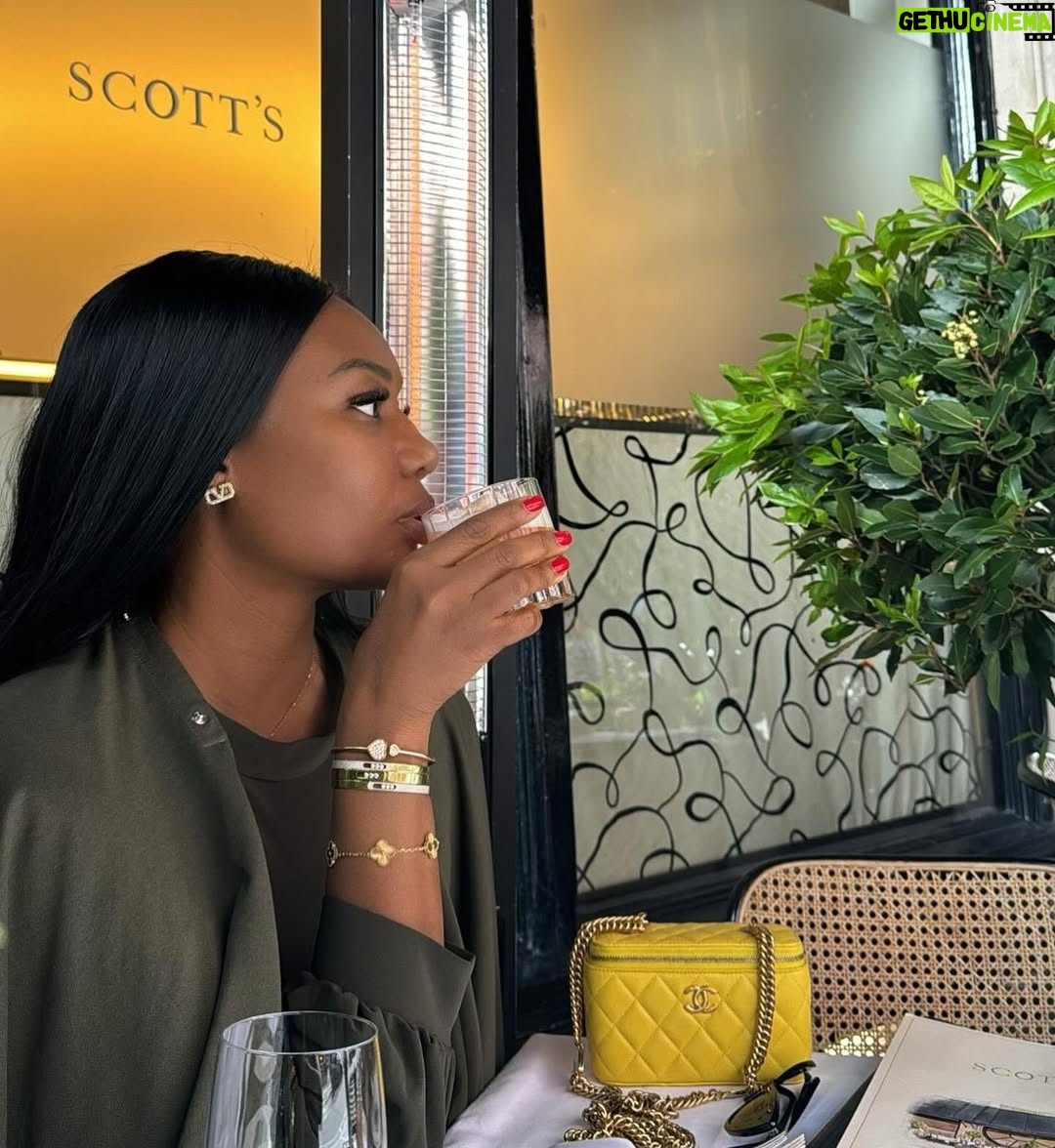 Sandra Ankobiah - 11K Likes - Proof of existence š
š š