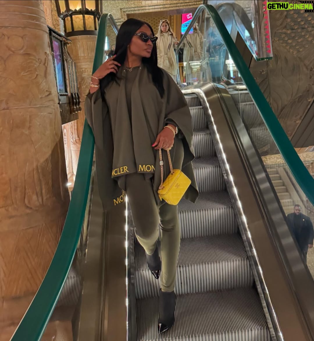 Sandra Ankobiah - 11K Likes - Proof of existence š
š š