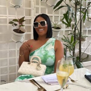 Sandra Ankobiah Instagram - Brunch o’clock! 

👗 @rhodatrendz 

Hair @oh_my_hairr